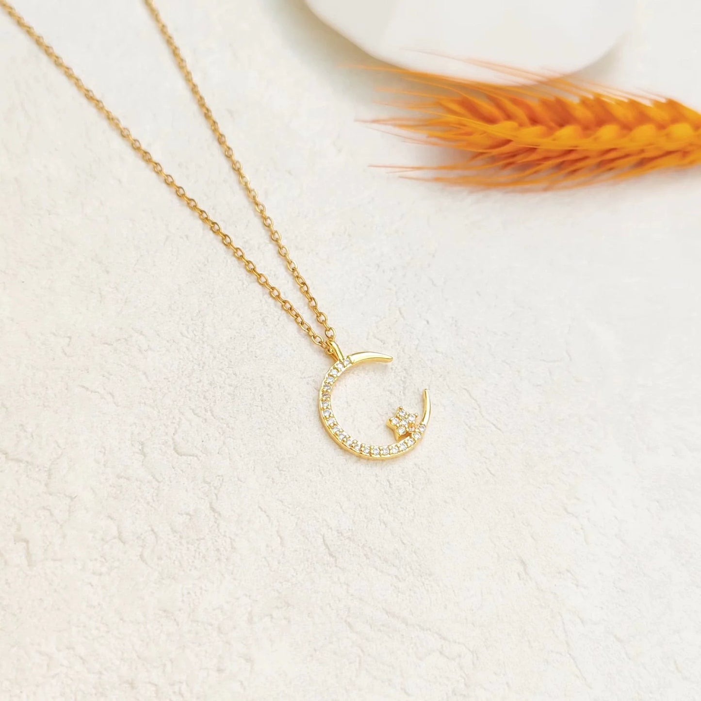 Ster/Maan Zirkonia Ketting | Symbolen van Hoop, Verandering en Kracht